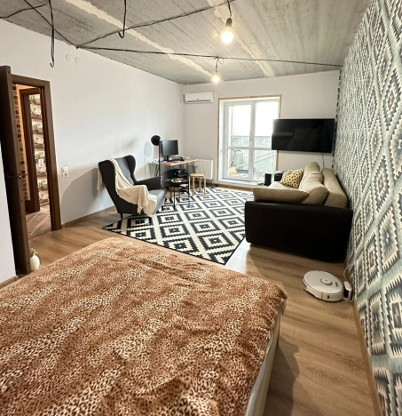 Купить квартиру на улице Кирова в Волгограде. Вариант № 9154546, 9, площадь -  квм, цена 7100000 рублей