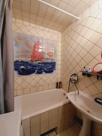 Купить трехкомнатную квартиру на улице 6-я Линия в Ростовской области. Вариант № 4884180, 18, площадь -  квм, цена 4500000 рублей