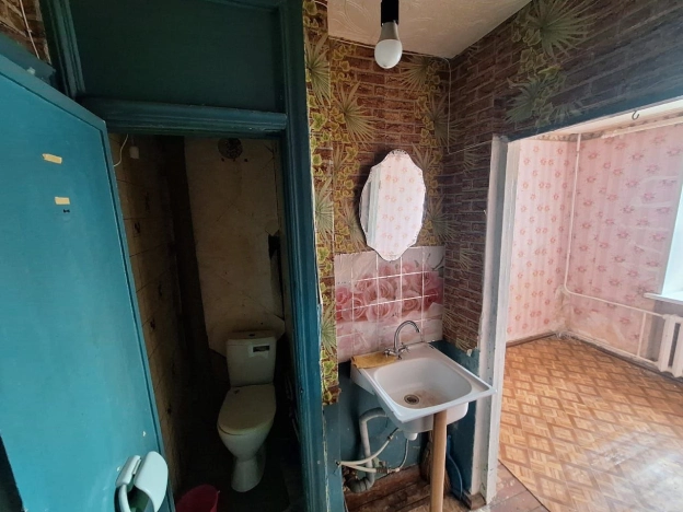 Купить комнату в Тобольске. Вариант № 9705044, 4, площадь -  квм, цена 700000 рублей