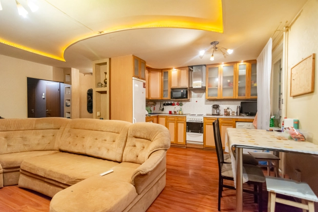 Купить квартиру на улице Дивизионный проезд в Петрозаводске. Вариант № 30605, 4, площадь -  квм, цена 6500000 рублей