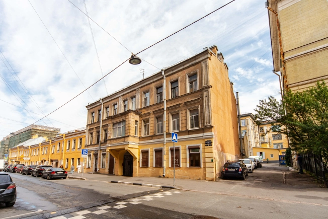 Купить трехкомнатную квартиру в районе Центральный в Санкт-Петербурге. Вариант № 14349, 22, площадь -  квм, цена 17900000 рублей