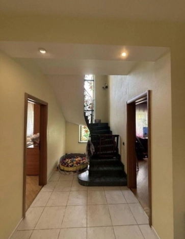 Купить дом в Москве. Вариант № 10036429, 4, площадь -  квм, цена 30000000 рублей