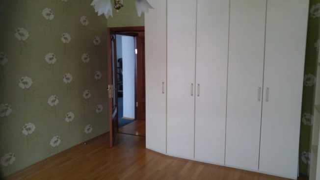 Купить пятикомнатную квартиру в Нижегородской области. Вариант № 33768, 12, площадь -  квм, цена 27000000 рублей