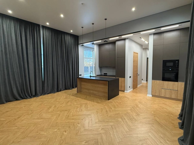 Купить дом в Красногорске. Вариант № 8417195, 33, площадь -  квм, цена 59999999 рублей