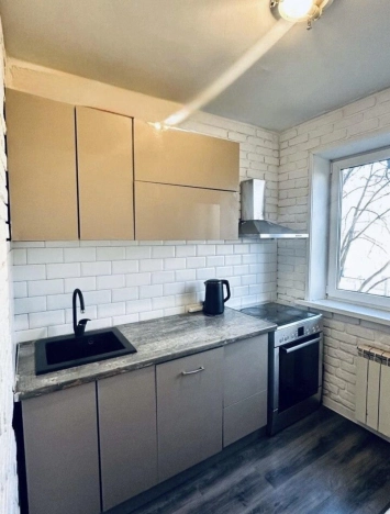 Купить трехкомнатную квартиру в Иркутске. Вариант № 9337659, 2, площадь -  квм, цена 8100000 рублей