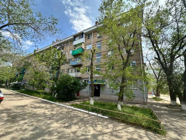 Купить трехкомнатную квартиру в Микрорайоне 1-й, Элиста в Элисте. Вариант № 39331, 0, площадь -  квм, цена 3700000 рублей