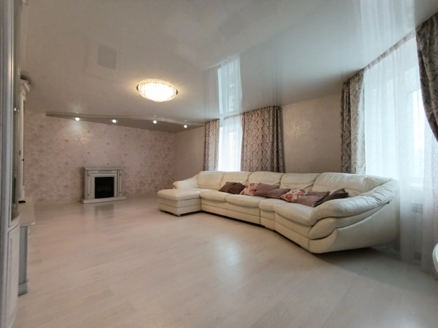 Купить трехкомнатную квартиру в Микрорайоне Памятник Победы, Ленинский район в Пензе. Вариант № 28252, 6, площадь -  квм, цена 12200000 рублей