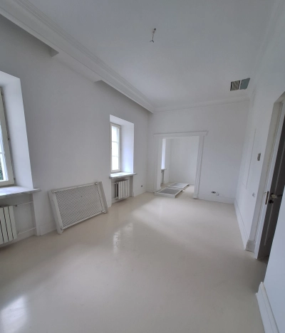 Купить дом на улице Яковлевская в Москве. Вариант № 51944, 42, площадь -  квм, цена 400000000 рублей