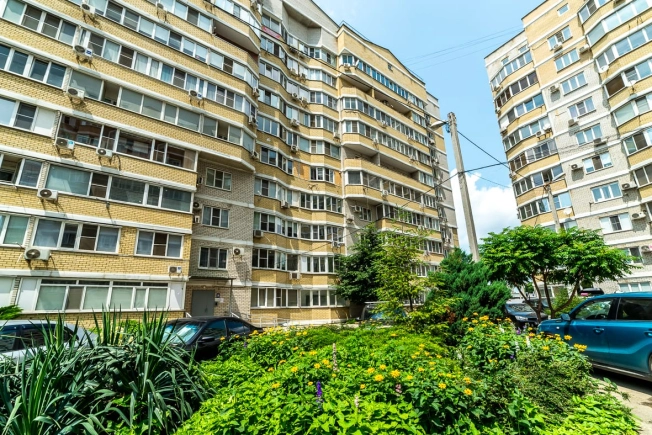 Купить двухкомнатную квартиру в Краснодаре. Вариант № 48234, 18, площадь - квм, цена 9500000.0000 рублей