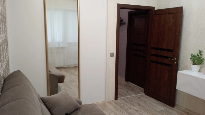 Купить двухкомнатную квартиру в Тюменской области. Вариант № 4102, 15, площадь -  квм, цена 6400000 рублей