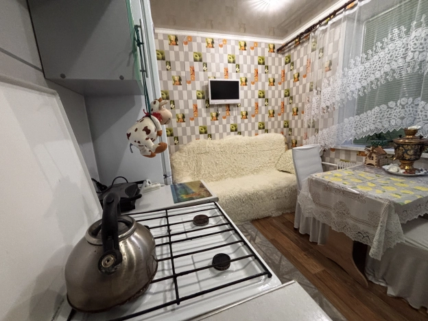 Купить однокомнатную квартиру на улице Садовая в Белгородской области. Вариант № 7246228, 4, площадь -  квм, цена 4699000 рублей