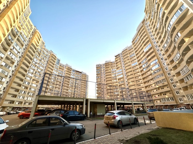 Купить однокомнатную квартиру в Микрорайоне Черёмушки, Центральный внутригородской округ в Краснодаре. Вариант № 7810, 17, площадь -  квм, цена 6800000 рублей