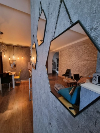 Купить двухкомнатную квартиру в Новосибирской области. Вариант № 10223772, 8, площадь -  квм, цена 12000000 рублей