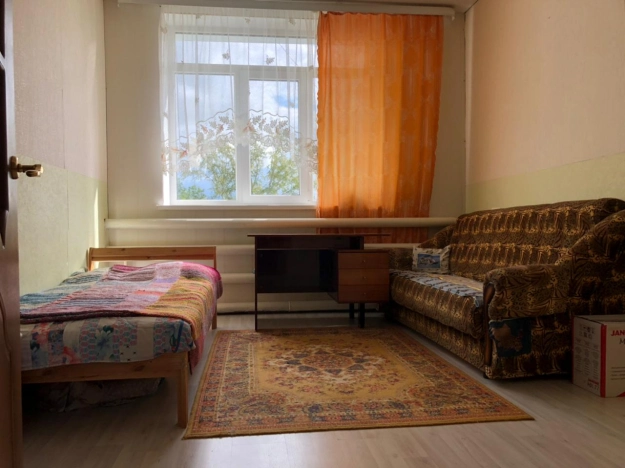 Купить трехкомнатную квартиру на улице 10 лет Октября в Омске. Вариант № 12536, 11, площадь -  квм, цена 2400000 рублей