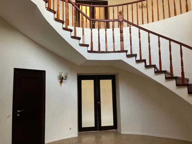 Купить дом в Москве. Вариант № 9110396, 10, площадь - квм, цена 93000000 рублей