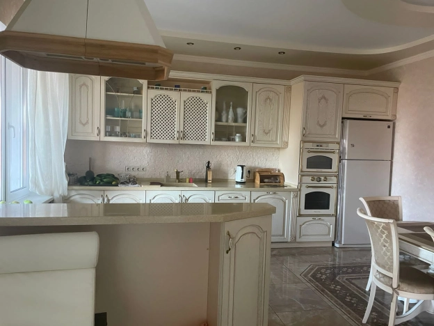 Купить дом в Омске. Вариант № 4520, 21, площадь -  квм, цена 20000000 рублей