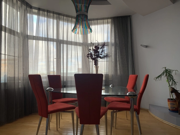 Купить квартиру на вторичке у метро Октябрьское поле в Москве. Вариант № 6286132, 8, площадь -  квм, цена 70000000 рублей