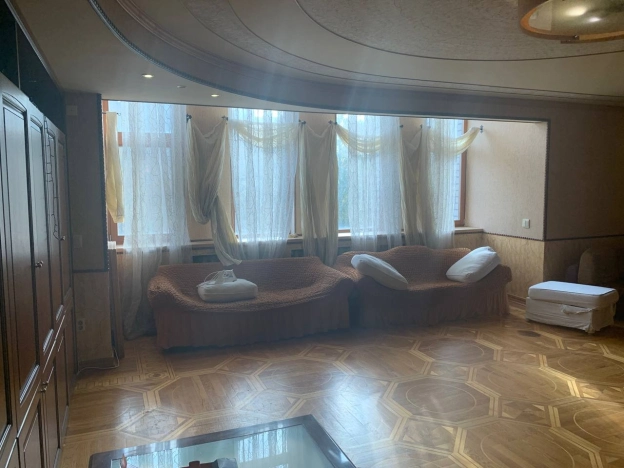 Купить четырехкомнатную квартиру в Вологде. Вариант № 3445, 6, площадь -  квм, цена 19700000 рублей