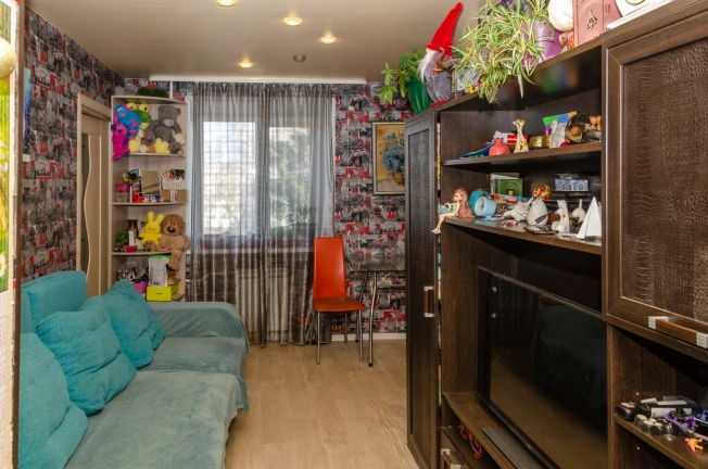 Купить трехкомнатную квартиру в районе Калининский в Новосибирске. Вариант № 30423, 13, площадь -  квм, цена 3615000 рублей