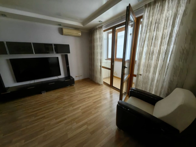 Купить двухкомнатную квартиру в Новороссийске. Вариант № 2057907, 7, площадь -  квм, цена 11000000 рублей