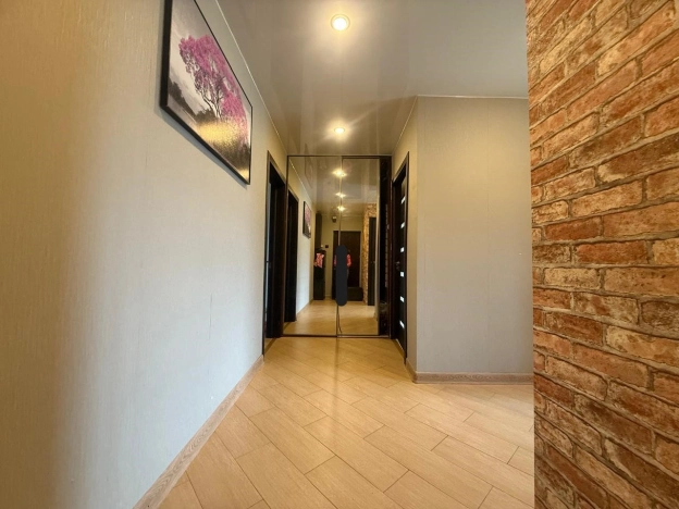 Купить двухкомнатную квартиру в Ленинградской области. Вариант № 640437, 21, площадь -  квм, цена 5450000 рублей