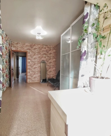 Купить трехкомнатную квартиру в районе Калининский в Новосибирске. Вариант № 8515341, 8, площадь -  квм, цена 5630000 рублей