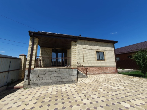 Купить дом на улице Калачинская в Элисте. Вариант № 6420, 1, площадь -  квм, цена 15000000 рублей