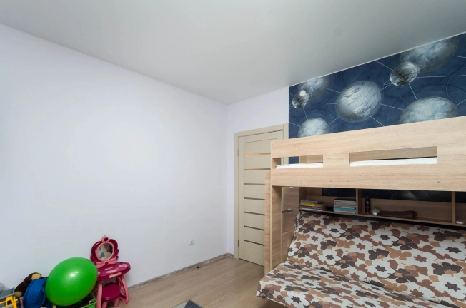 Купить квартиру в Тобольске. Вариант № 9152956, 7, площадь -  квм, цена 5450000 рублей