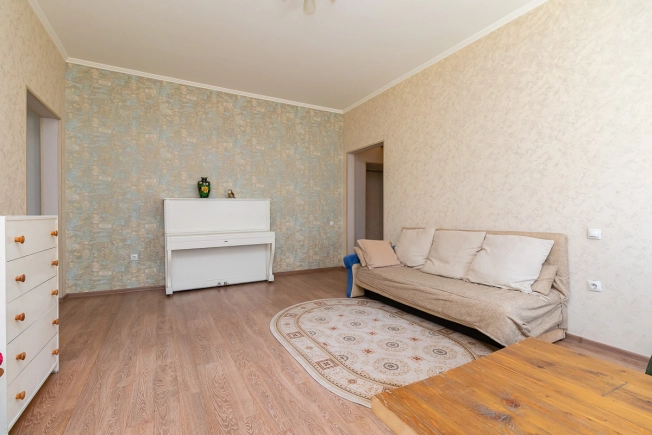 Купить двухкомнатную квартиру на улице Таубе в Омске. Вариант № 55179, 2, площадь -  квм, цена 8900000 рублей