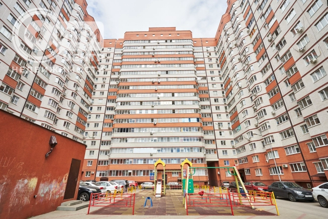 Купить однокомнатную квартиру на улице проспект Труда в Воронеже. Вариант № 9996146, 3, площадь - квм, цена 5150000 рублей