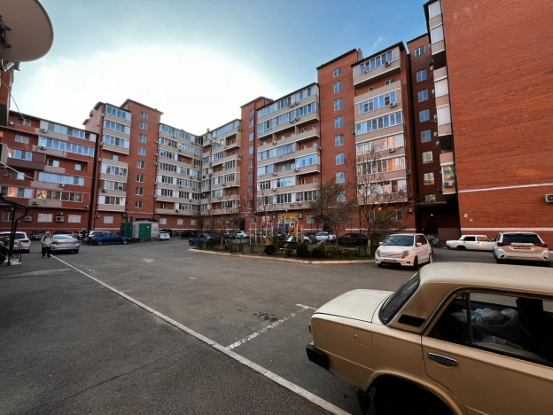 Купить однокомнатную квартиру на улице Шоссейная в Республике Адыгея. Вариант № 10443686, 24, площадь -  квм, цена 4200000 рублей