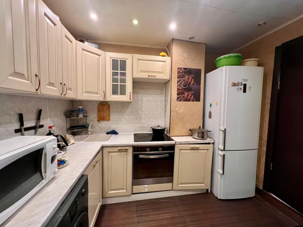 Купить квартиру на вторичке на улице Ореховый бульвар в Москве. Вариант № 34764, 4, площадь -  квм, цена 17600000 рублей