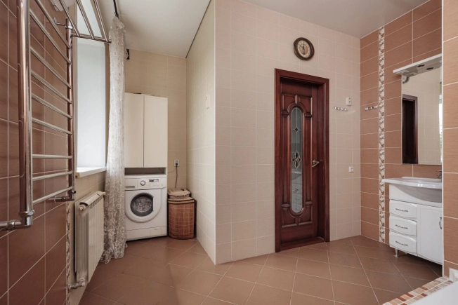 Купить дом в Тюменской области. Вариант № 10770490, 15, площадь - квм, цена 18000000 рублей