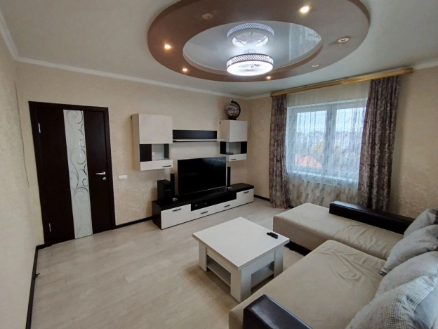 Купить трехкомнатную квартиру в Калининграде. Вариант № 9702593, 0, площадь -  квм, цена 9600000 рублей