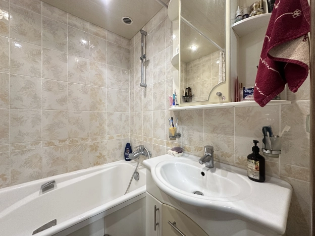 Купить трехкомнатную квартиру на улице Сколковская в Одинцове. Вариант № 7492936, 17, площадь -  квм, цена 19300000 рублей