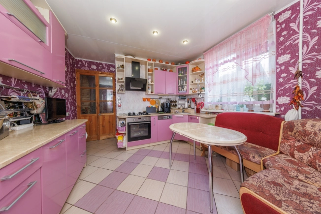 Купить дом на улице Берёзовая в Брянской области. Вариант № 6854, 4, площадь -  квм, цена 12999000 рублей