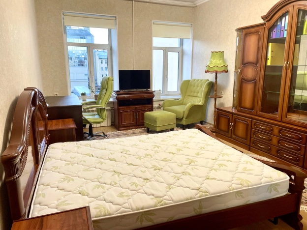 Купить трехкомнатную квартиру в Санкт-Петербурге. Вариант № 9458212, 15, площадь -  квм, цена 26500000 рублей