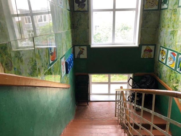 Купить трехкомнатную квартиру на улице 10 лет Октября в Омске. Вариант № 12536, 30, площадь -  квм, цена 2400000 рублей