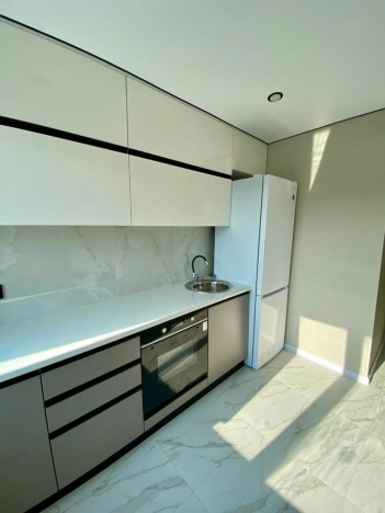 Купить квартиру в Новосибирске. Вариант № 10884775, 4, площадь - квм, цена 4250000 рублей