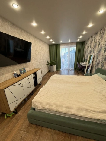 Купить трехкомнатную квартиру в Калининградской области. Вариант № 6649374, 3, площадь -  квм, цена 30000000 рублей