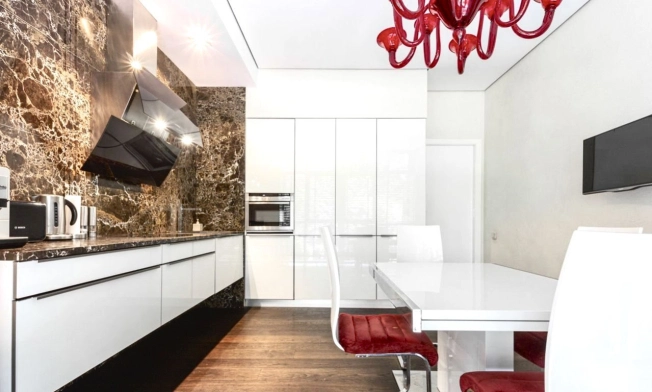 Купить двухкомнатную квартиру на вторичке в районе Центральный в Калининграде. Вариант № 7239, 4, площадь -  квм, цена 18500000 рублей