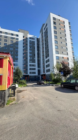 Купить трехкомнатную квартиру в Ленинградской области. Вариант № 4078452, 32, площадь -  квм, цена 11480000 рублей