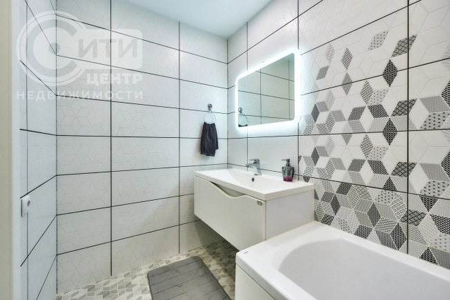 Купить трехкомнатную квартиру в Воронеже. Вариант № 1262803, 25, площадь -  квм, цена 9990000 рублей