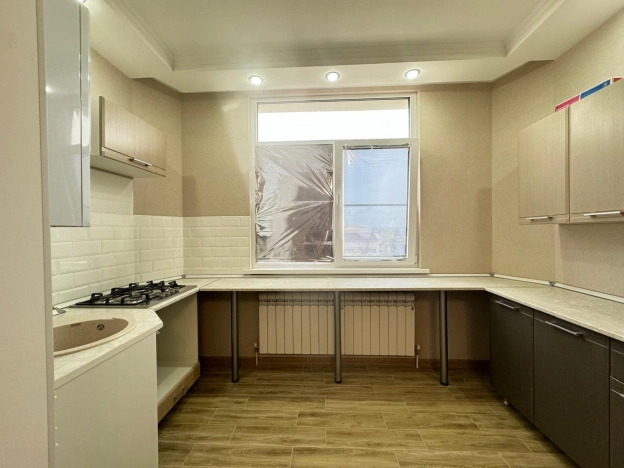 Купить двухкомнатную квартиру на вторичке в Микрорайоне 4-й, Элиста в Элисте. Вариант № 10656, 3, площадь -  квм, цена 7150000 рублей