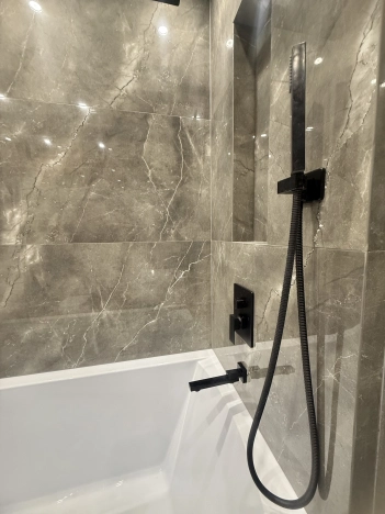 Купить квартиру в районе Красноармейский в Волгограде. Вариант № 5562849, 34, площадь -  квм, цена 7000000 рублей