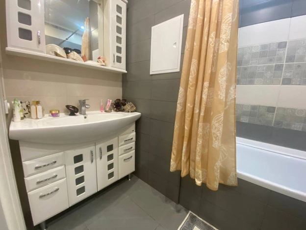 . Вариант № 41824, 18, площадь - 85 квм, цена 10500000 рублей