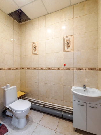 Купить коммерческую недвижимость свободного назначения в Омске. Вариант № 8287, 7, площадь -  квм, цена 10600000 рублей