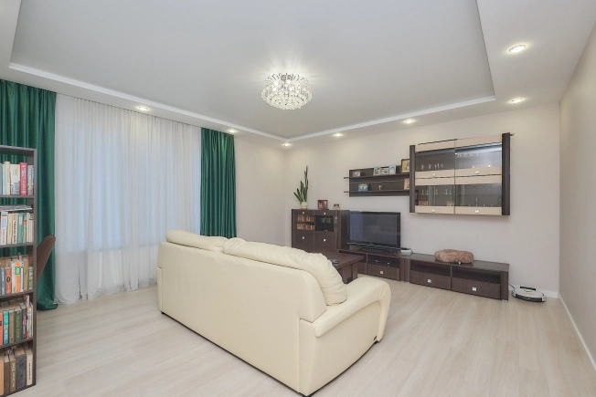 Купить трехкомнатную квартиру на улице Касимовское шоссе в Рязани. Вариант № 2086461, 9, площадь -  квм, цена 15500000 рублей