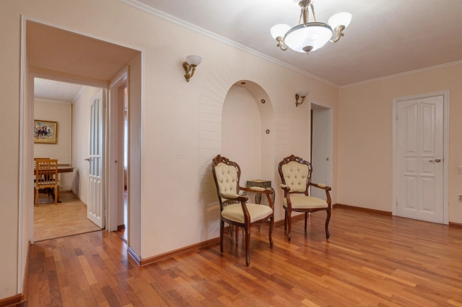 Купить квартиру в Вологодской области. Вариант № 8790858, 25, площадь -  квм, цена 12000000 рублей