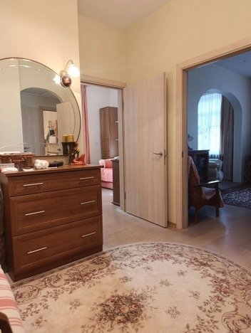 Купить квартиру в Москве. Вариант № 10058932, 8, площадь -  квм, цена 22900000 рублей